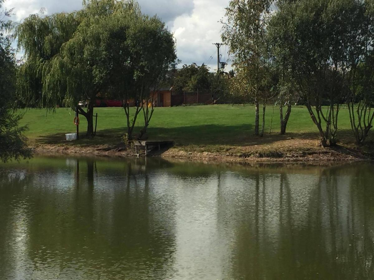 Elton Barn Fishery & Retreat Nottingham Buitenkant foto